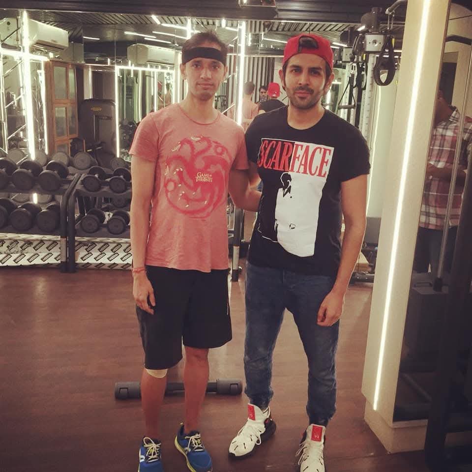 Yogi Dhinwa training moment with Kartik Aryan